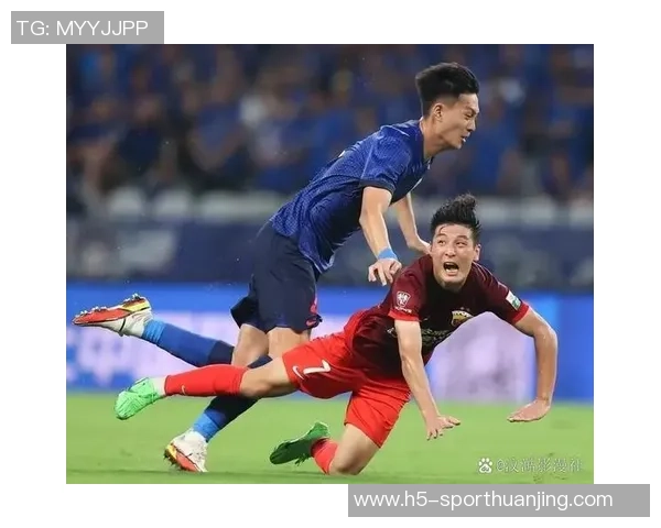 海港申花再度对决争冠之路海港领先两分悬念迭起期待最后一轮决战