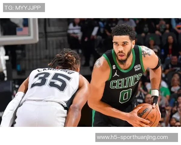 理查德谈老将缺阵影响强调扩大空间与提升比赛节奏的重要性 理查德谈老将缺阵影响强调扩大空间与提升比赛节奏的重要性